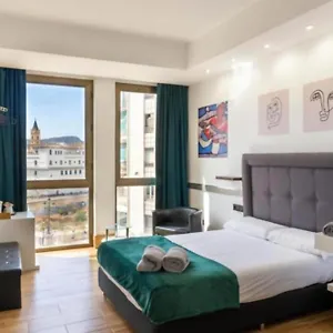 https://luxury-rooms-center-malaga.es-andalucia.com